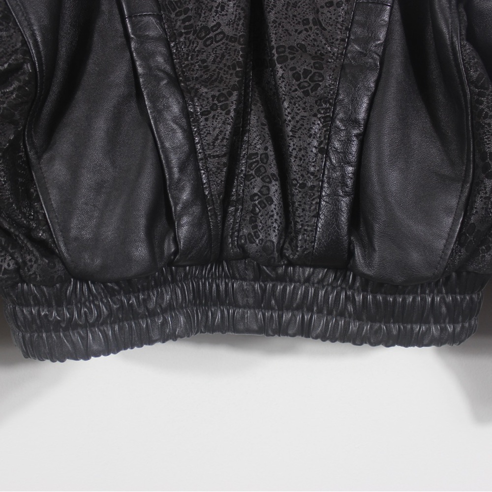 1980’s Italian Vintage Black Leather Bomber Jacket with Shearling Collar Sheep - Picture 9 of 10